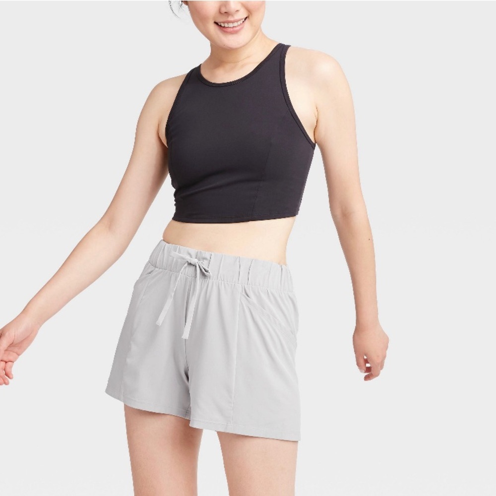 Women's Move Stretch Woven Shorts 4" All in Motion